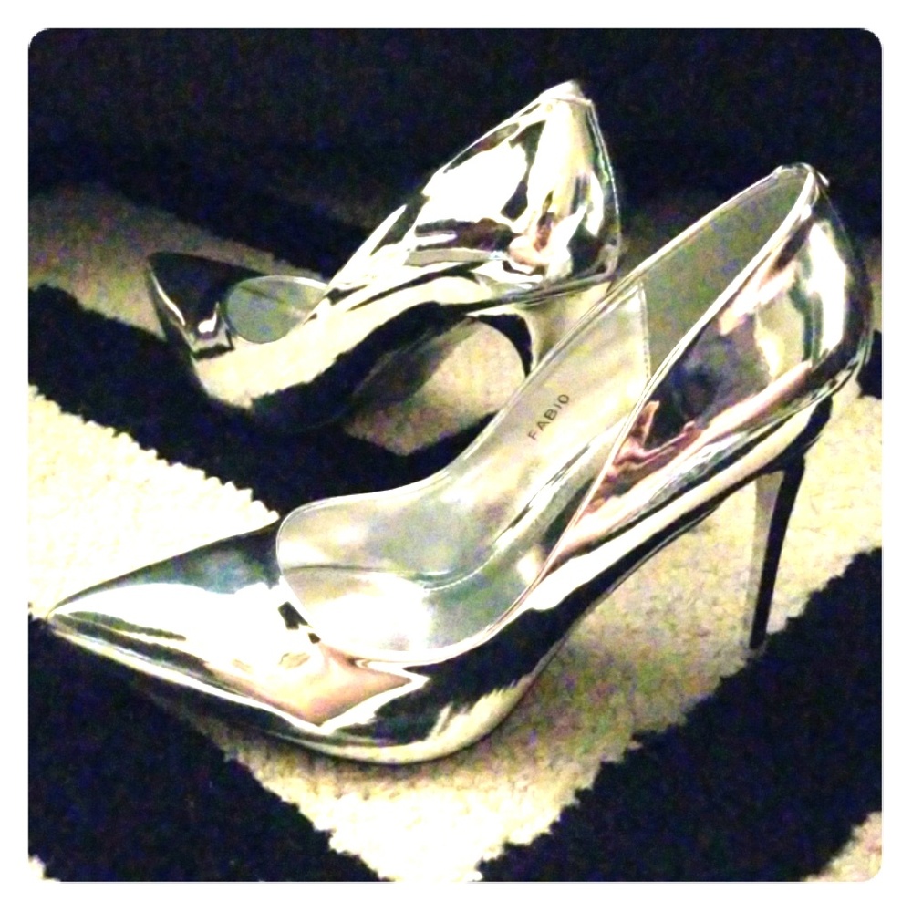CHROME OR SILVER HEELS sz 10